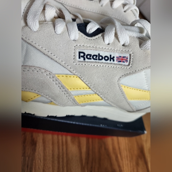 Reebok CL Nylon - Picture 8 of 17